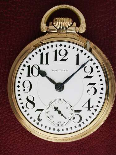 Gold Filled Waltham Crescent Street Art Deco Pocket Watch USA Circa 1925